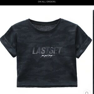 Lastset women’s cropped Camo T-Shirt